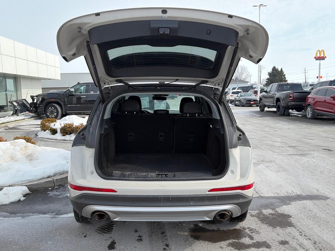 2021 Lincoln Corsair Reserve AWD Photo4