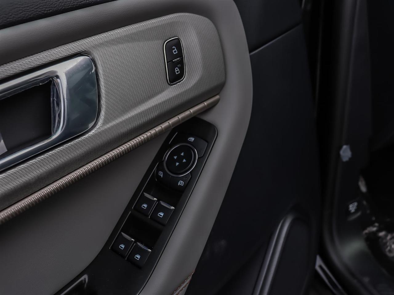 2026 Ford Explorer Active Photo