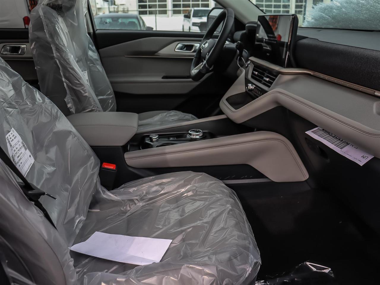 2026 Ford Explorer Active Photo