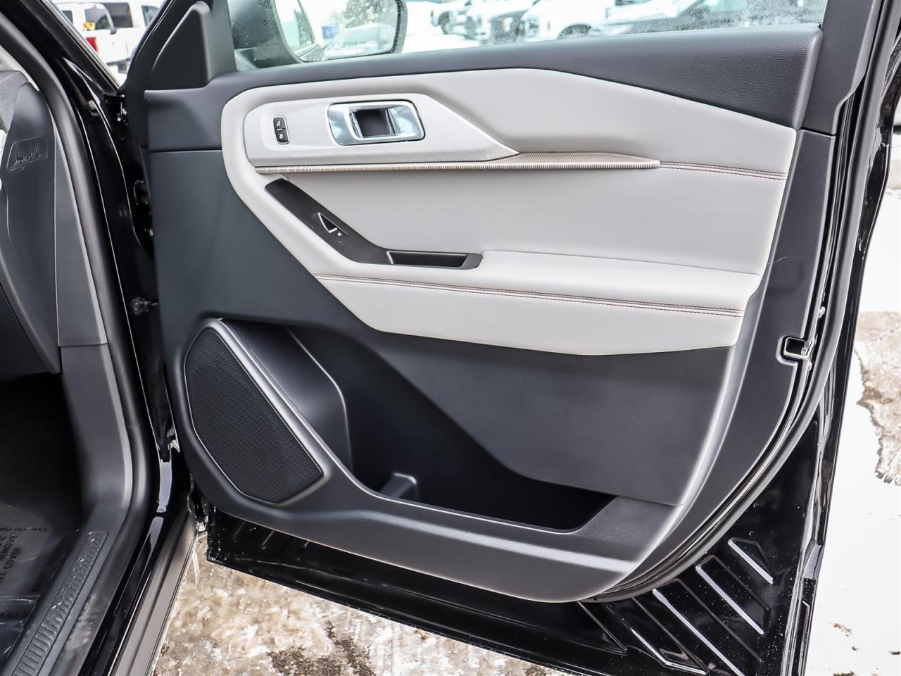 2026 Ford Explorer Active Photo