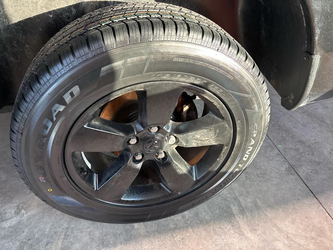 2021 RAM 1500 Classic SLT Tradesman Crew Cab SWB 4WD Photo4