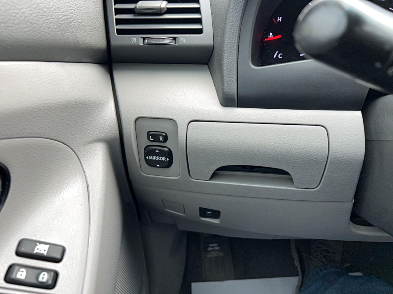 2011 Toyota Camry LE Photo