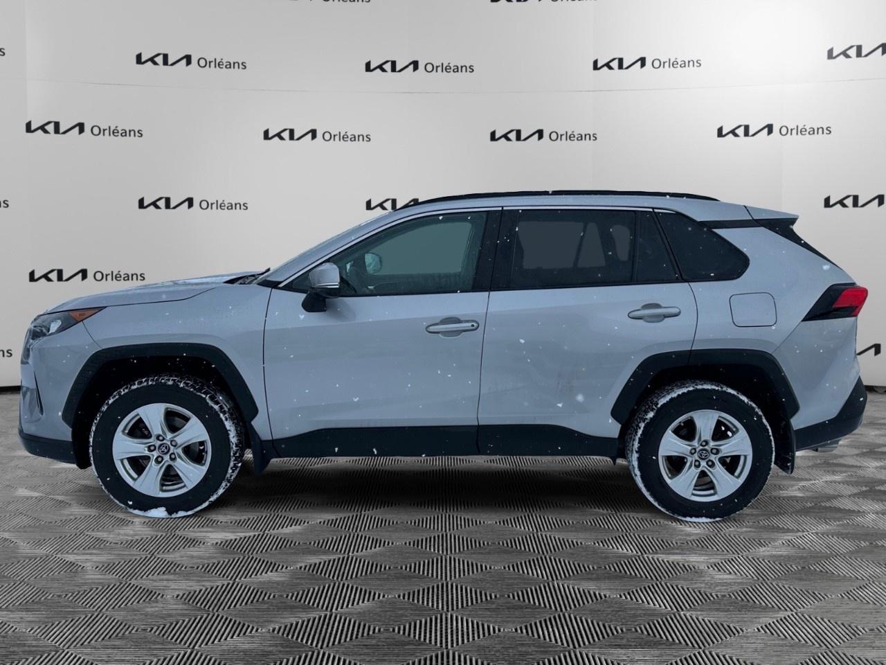2019 Toyota RAV4 AWD LE Photo
