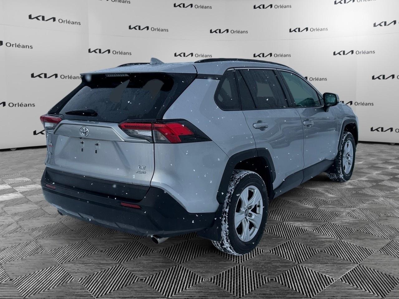 2019 Toyota RAV4 AWD LE Photo