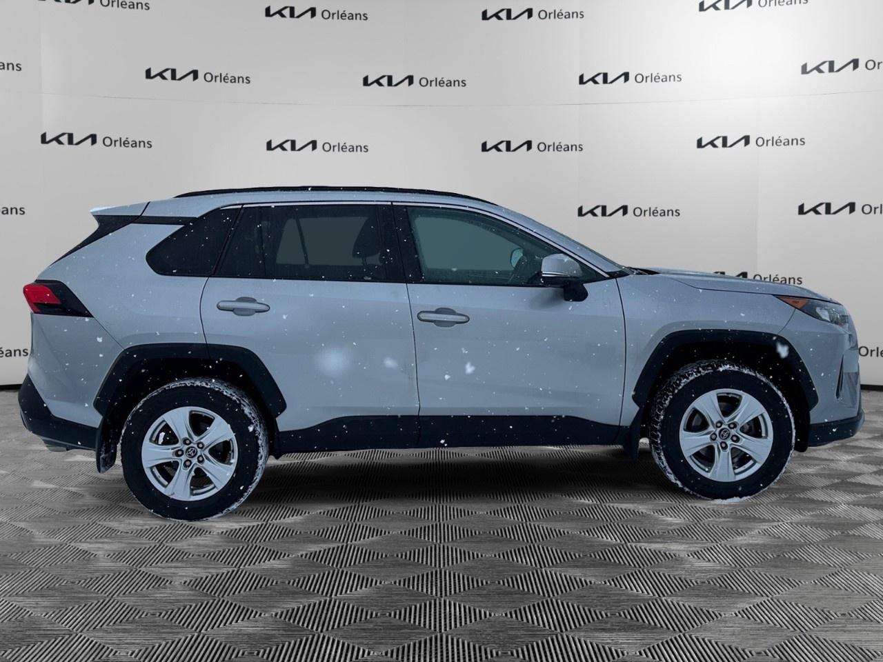 2019 Toyota RAV4 AWD LE Photo