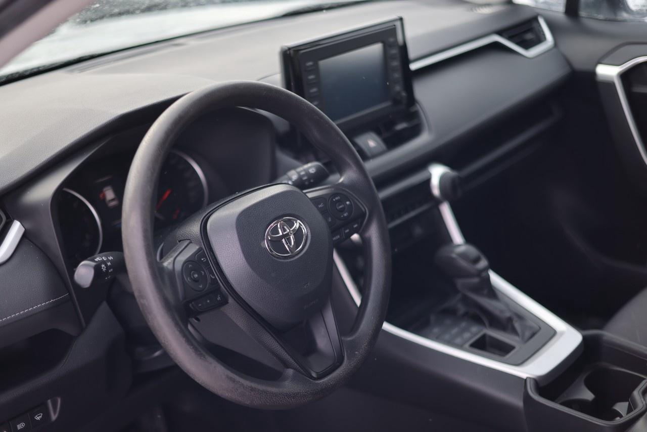 2019 Toyota RAV4 AWD LE Photo
