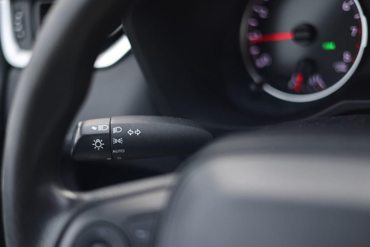 2019 Toyota RAV4 AWD LE Photo