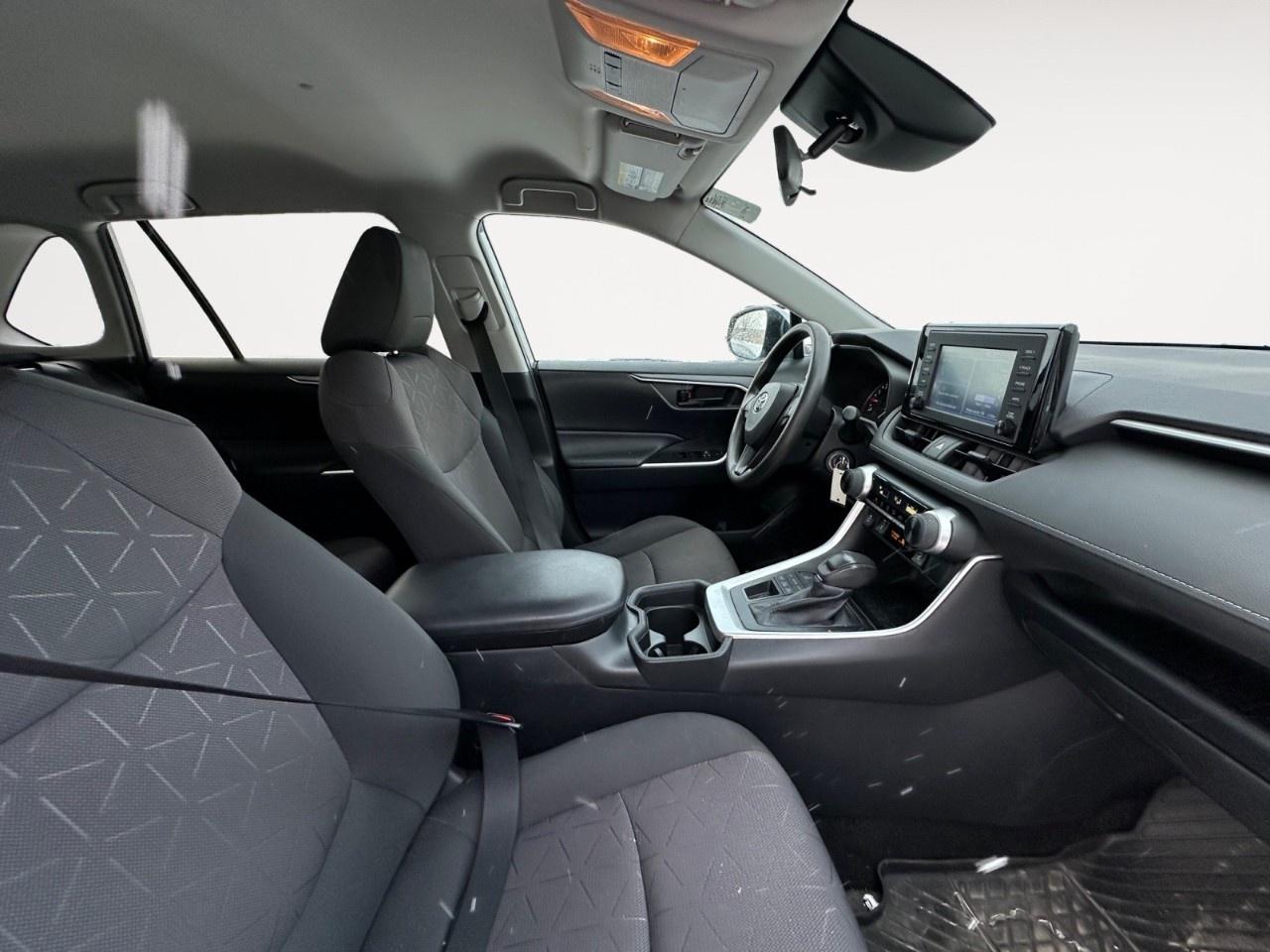 2019 Toyota RAV4 AWD LE Photo