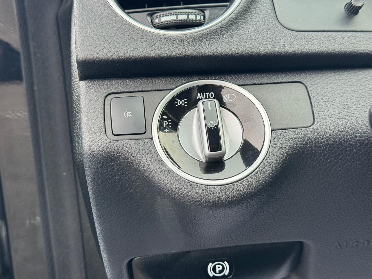 2012 Mercedes-Benz C-Class C 250 **DEALER SERVICED** Photo