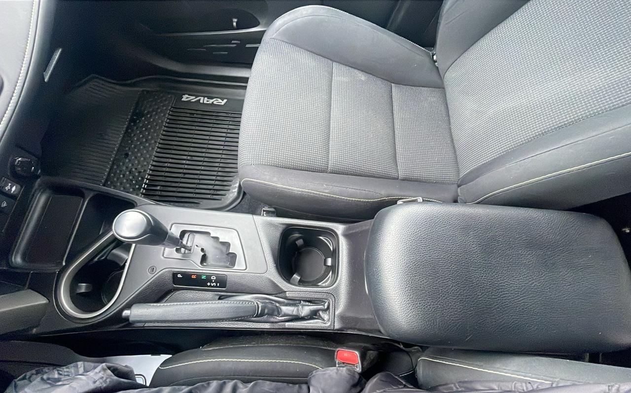 2017 Toyota RAV4 XLE Photo