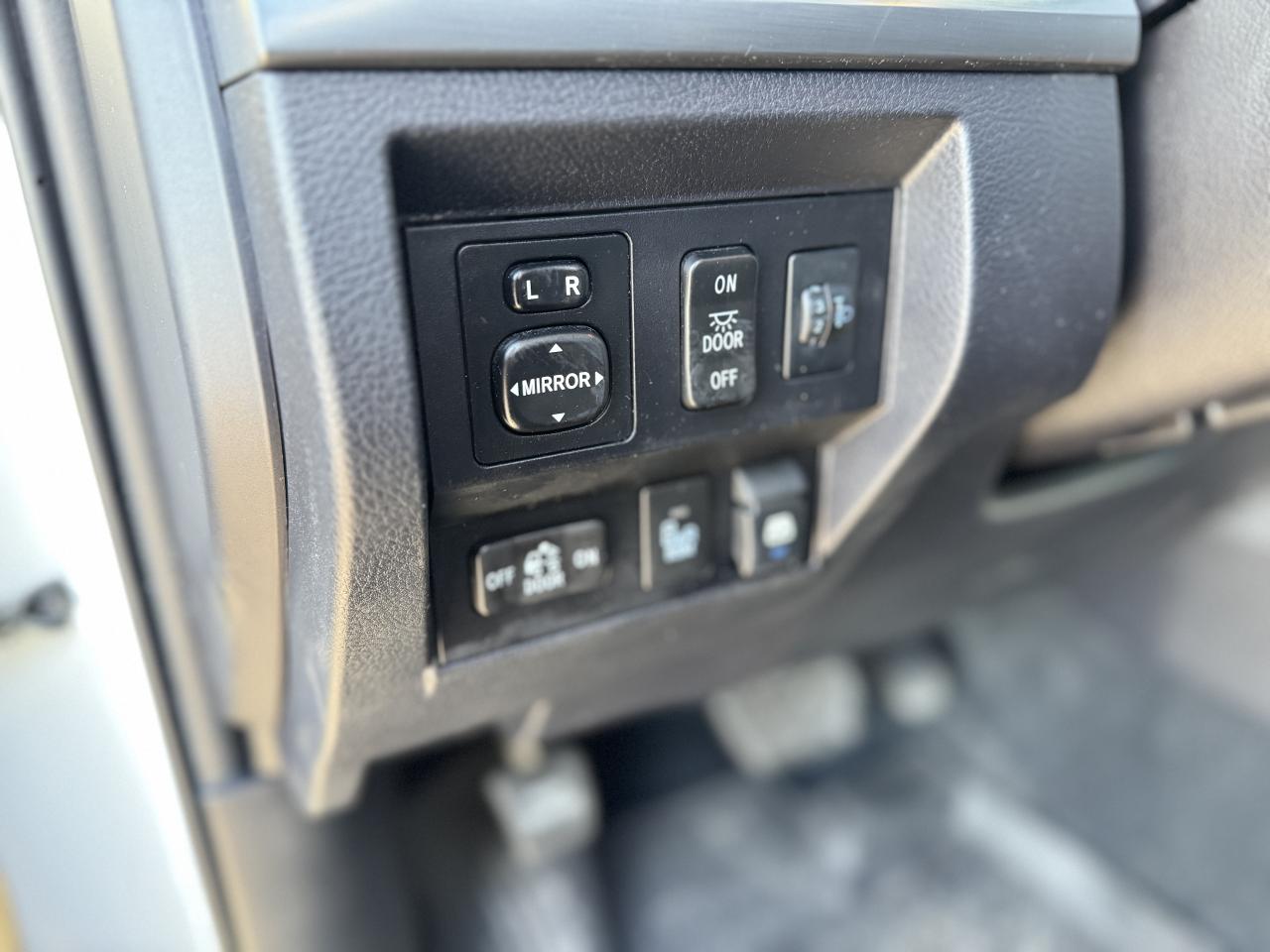 2017 Toyota Tundra 4WD Crewmax 146" 5.7L TRD PRO!! Photo