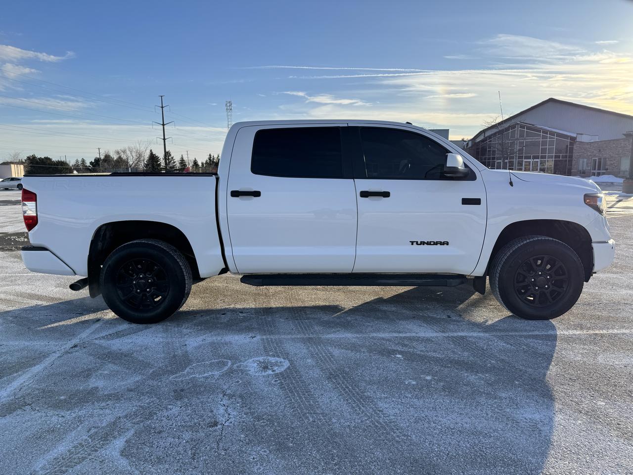 2017 Toyota Tundra 4WD Crewmax 146" 5.7L TRD PRO!! Photo3