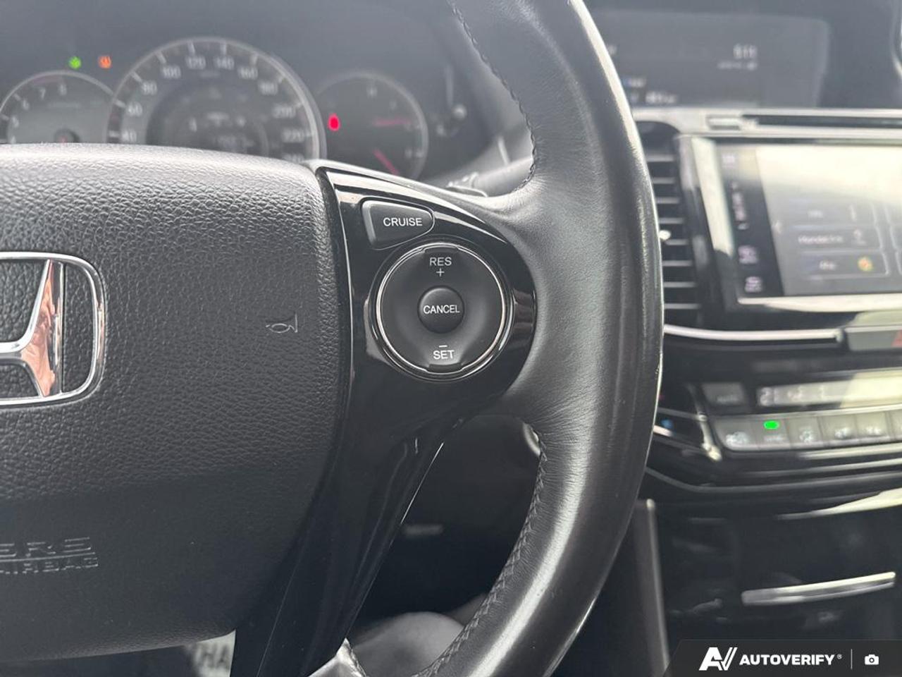 2017 Honda Accord SPORT / NO ACCIDENTS / ROOF / HTD SEATS / PWR SEAT Photo
