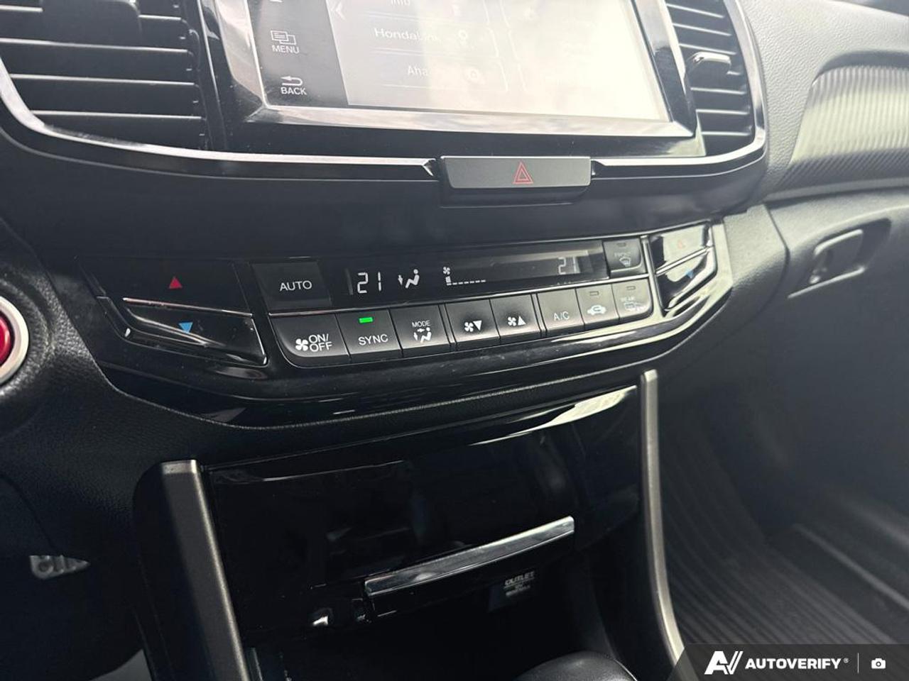 2017 Honda Accord SPORT / NO ACCIDENTS / ROOF / HTD SEATS / PWR SEAT Photo