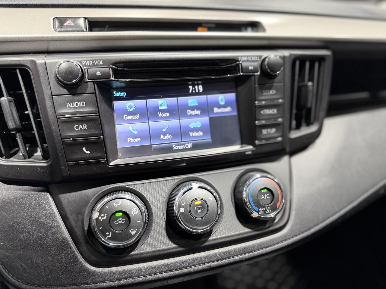 2016 Toyota RAV4 FWD 4dr LE - Photo #16