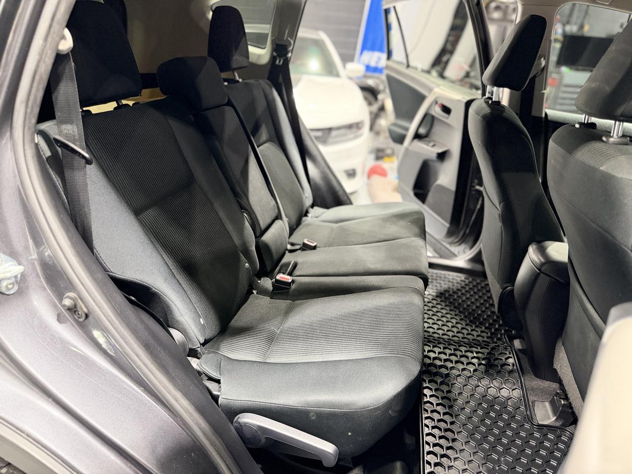 2016 Toyota RAV4 FWD 4dr LE - Photo #11