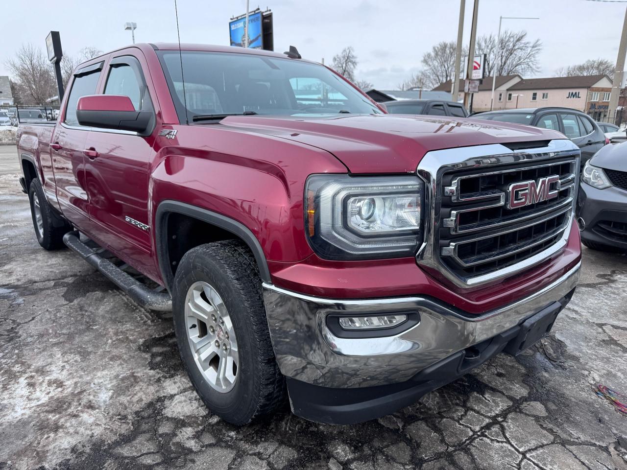 2018 GMC Sierra 1500 4WD Crew Cab 153.0" SLE | CERTIFIED | STD BED Photo2