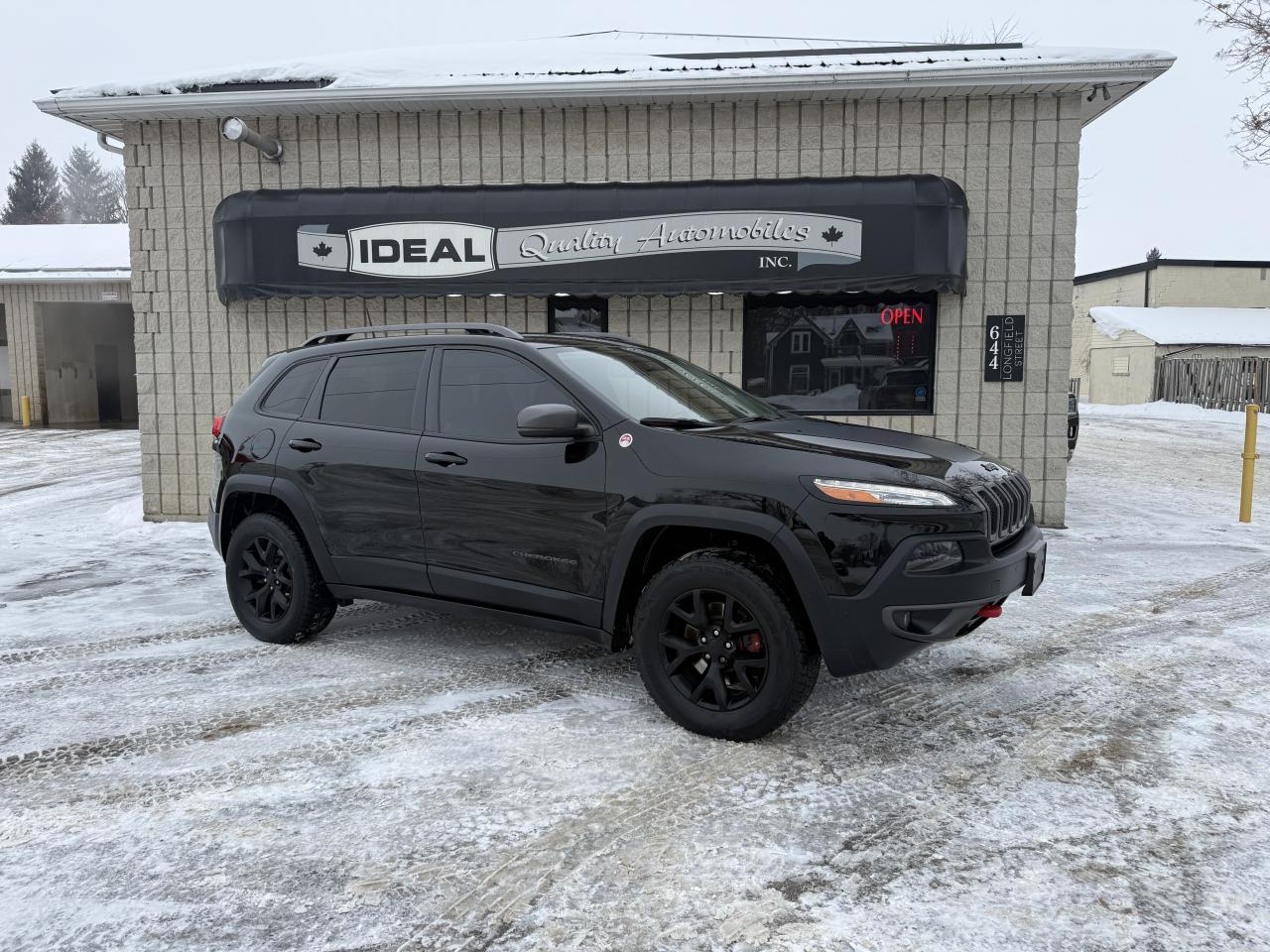 2018 Jeep Cherokee Trailhawk Leather Plus Photo0