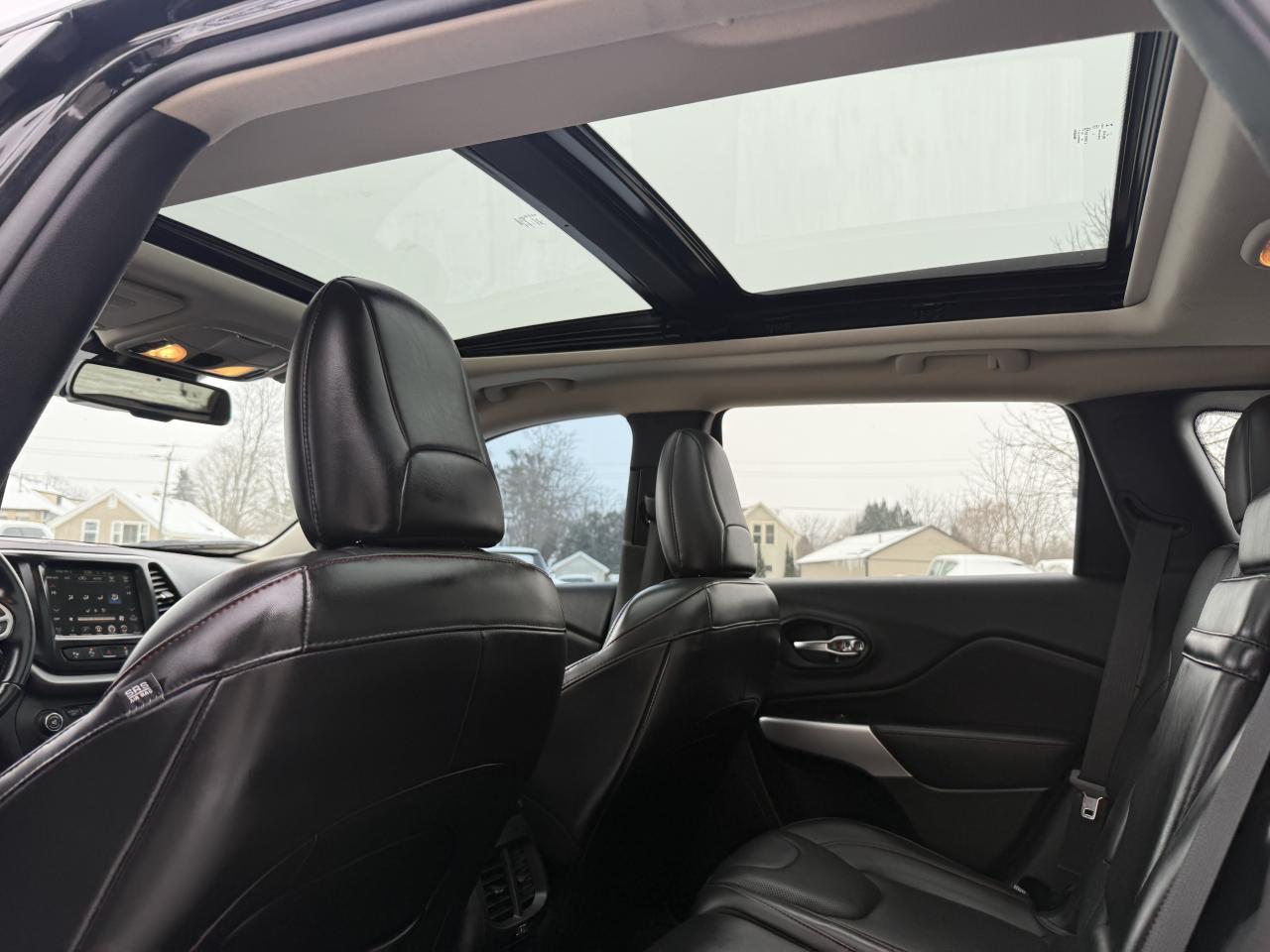 2018 Jeep Cherokee Trailhawk Leather Plus Photo