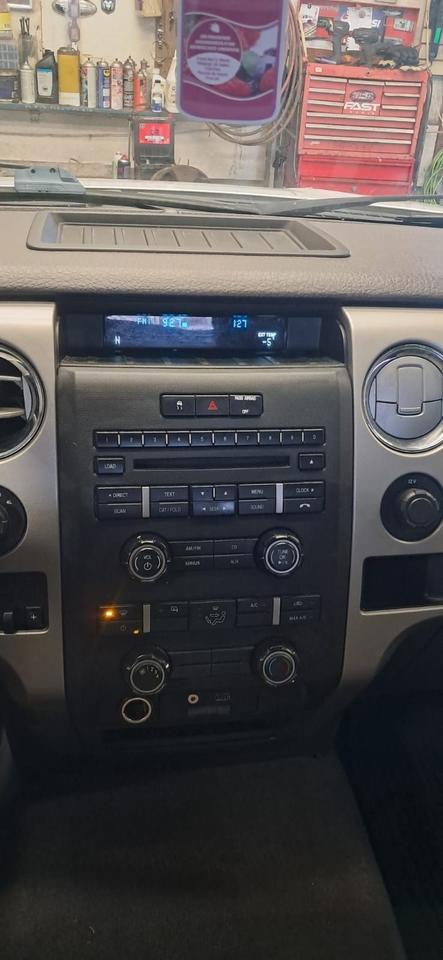 2010 Ford F-150 XLT -4X4 Photo