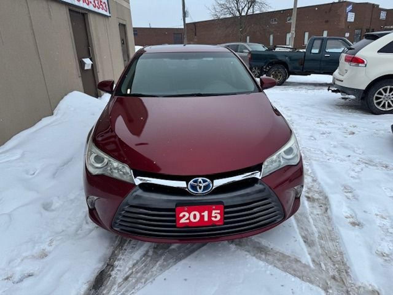 2015 Toyota Camry 4dr Sdn XLE Hybrid Photo