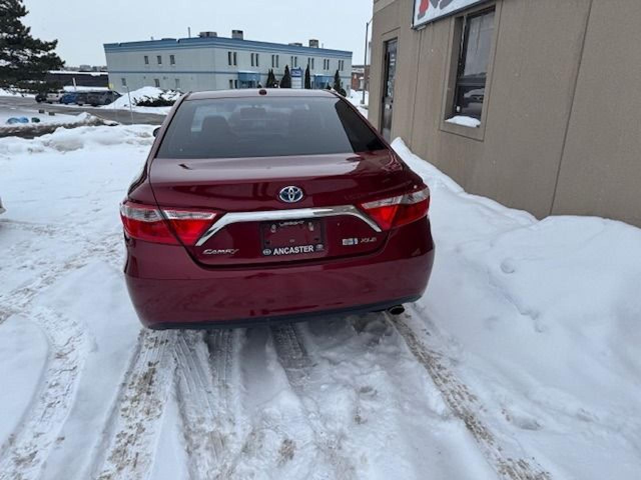 2015 Toyota Camry 4dr Sdn XLE Hybrid Photo4