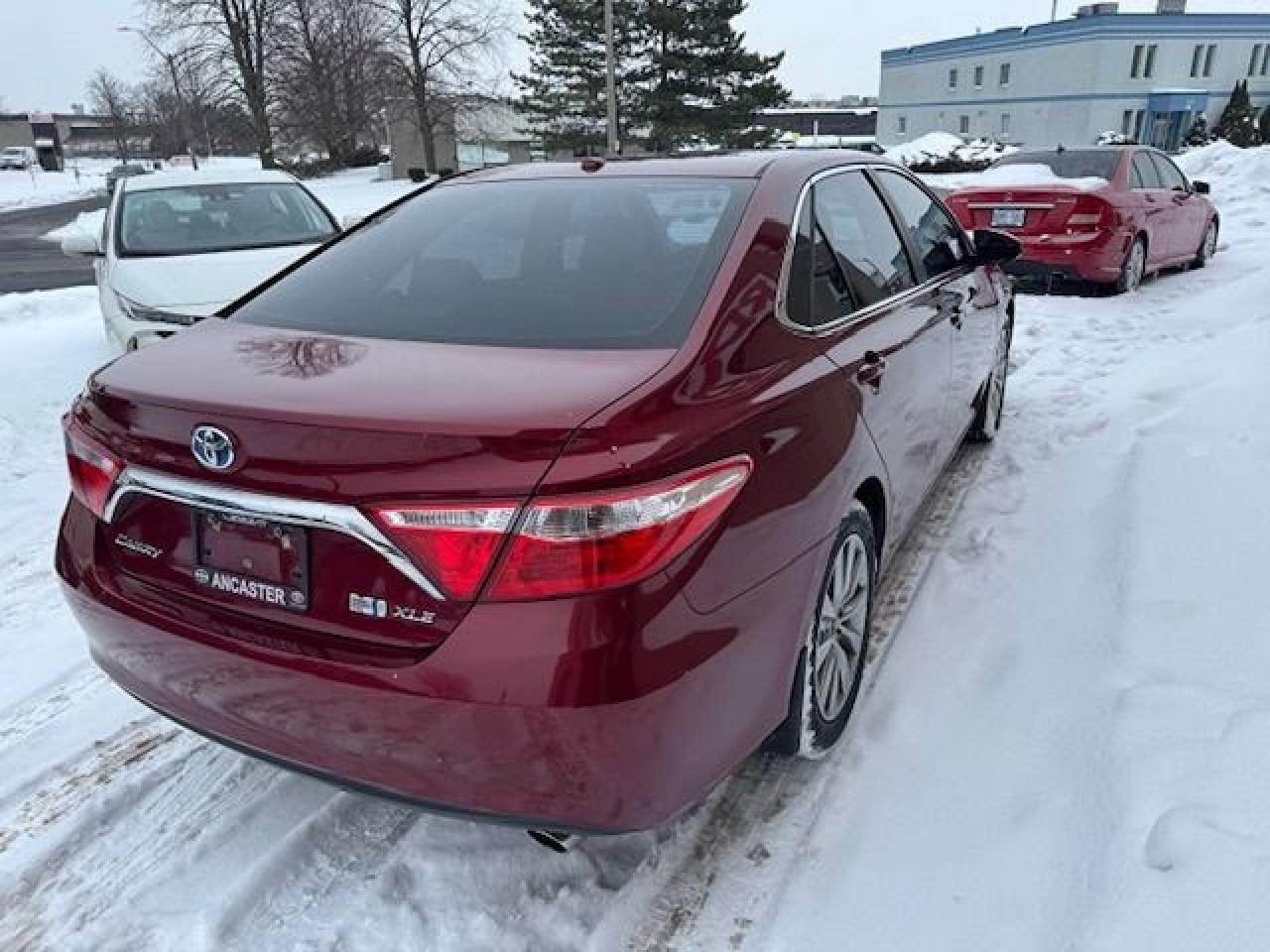 2015 Toyota Camry 4dr Sdn XLE Hybrid Photo