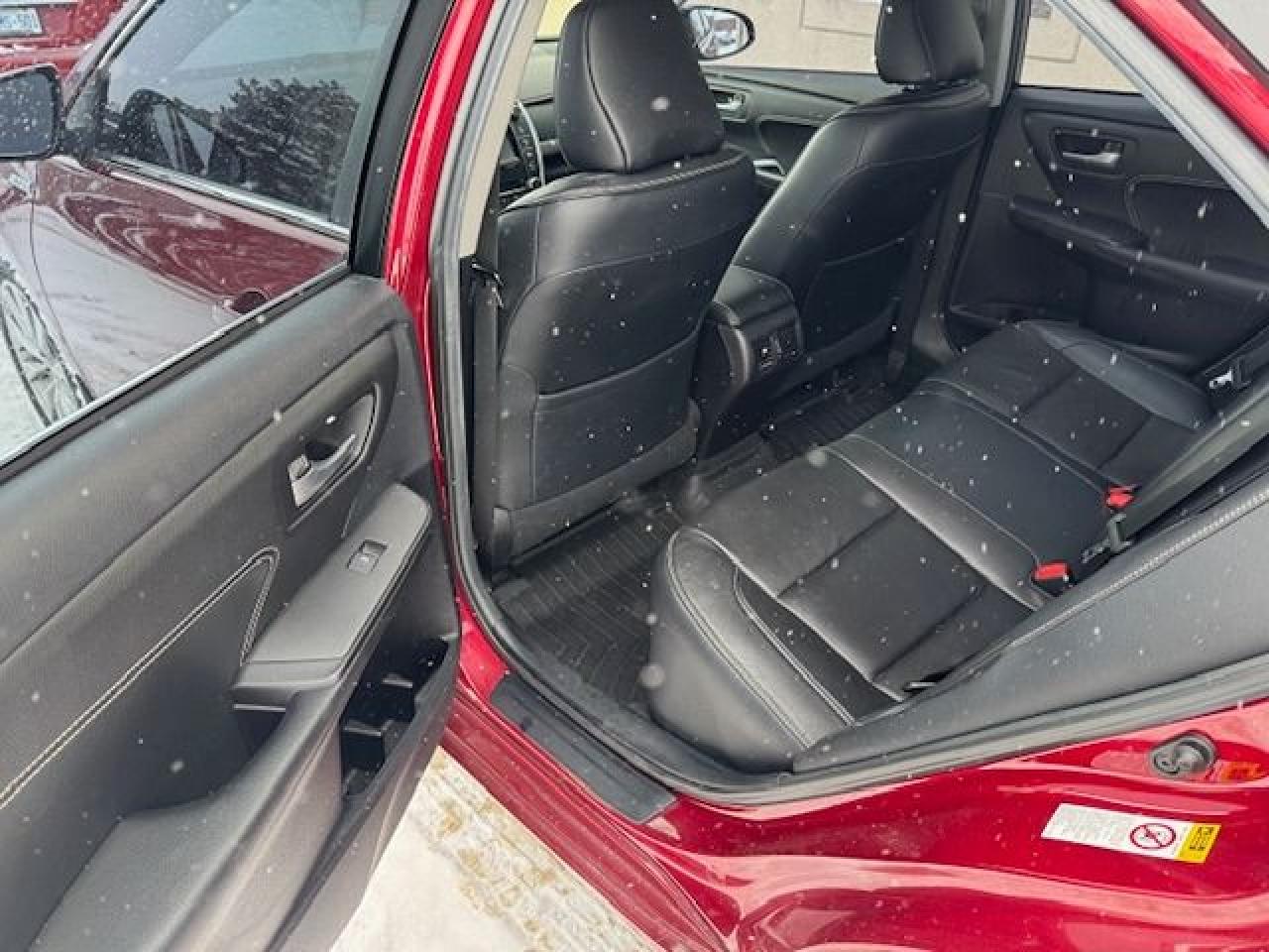 2015 Toyota Camry 4dr Sdn XLE Hybrid Photo