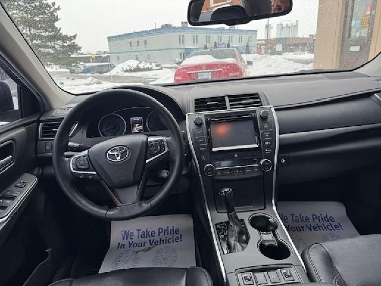 2015 Toyota Camry 4dr Sdn XLE Hybrid Photo