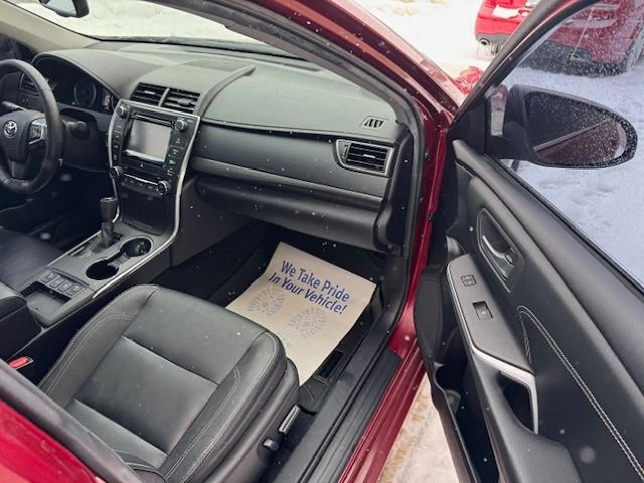 2015 Toyota Camry 4dr Sdn XLE Hybrid Photo