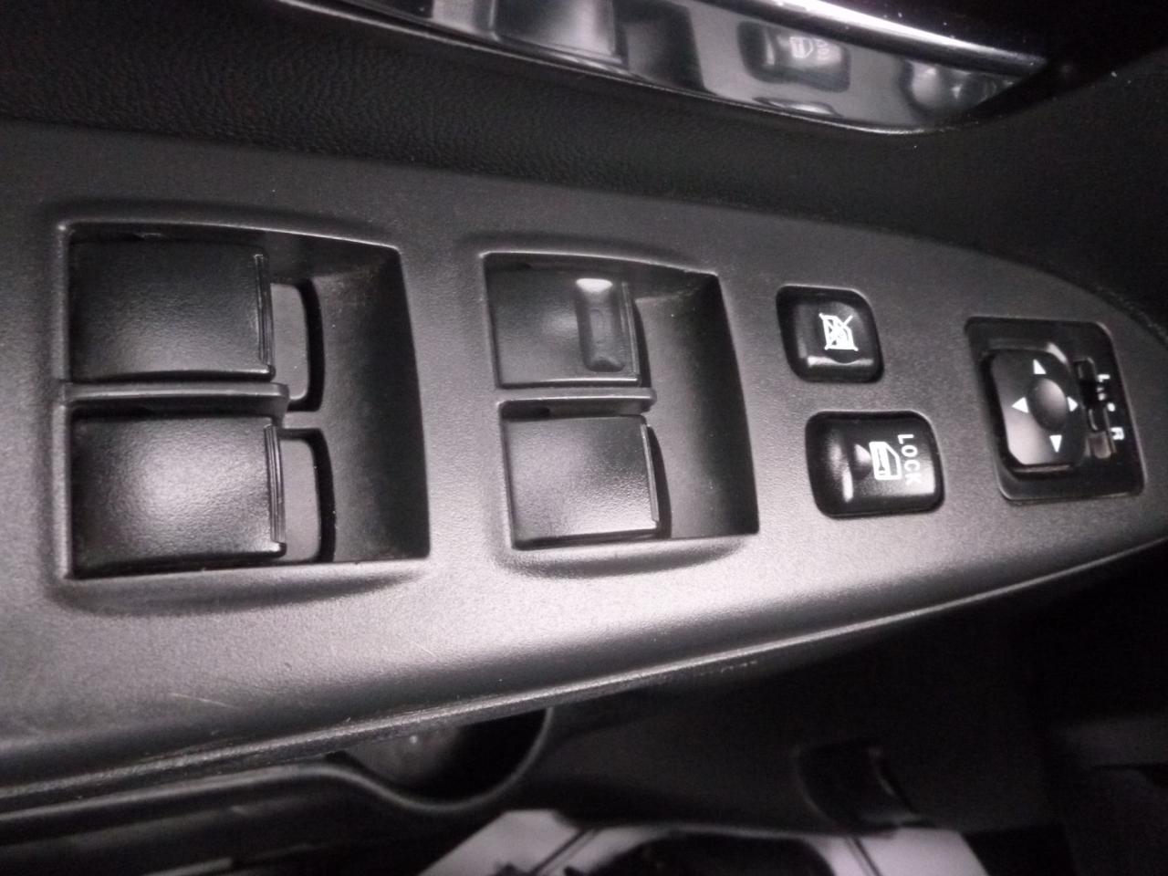 2016 Mitsubishi RVR SE Limited Edition Photo