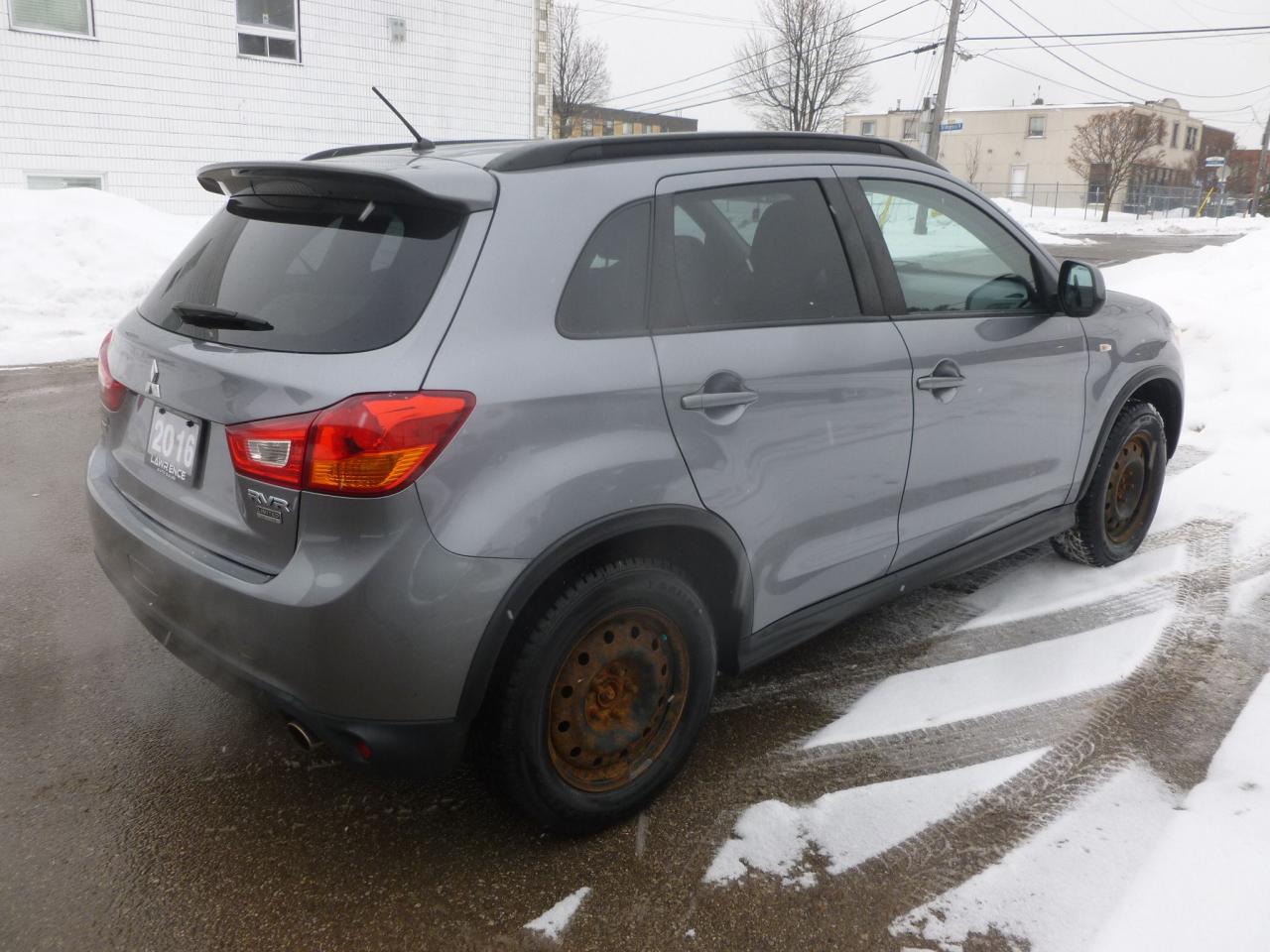 2016 Mitsubishi RVR SE Limited Edition Photo4