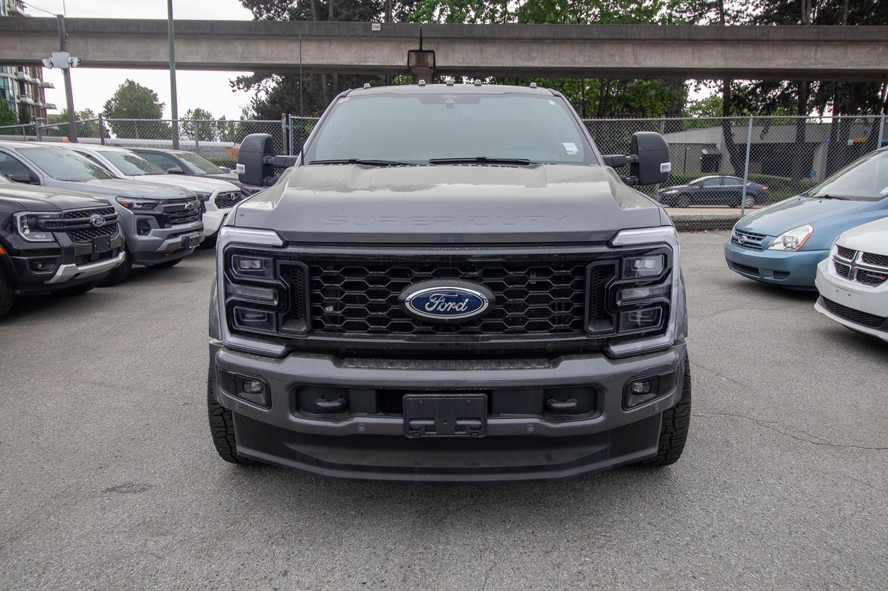 2024 Ford F-450 Platinum 4WD Crew Cab 8' Box Photo2