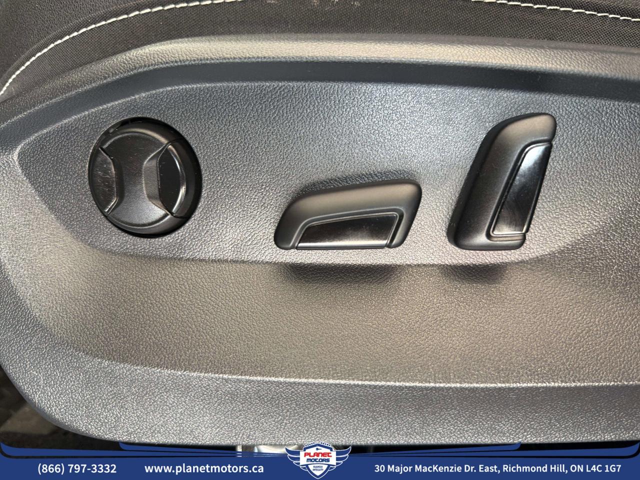 2023 Volkswagen Taos Highline Photo