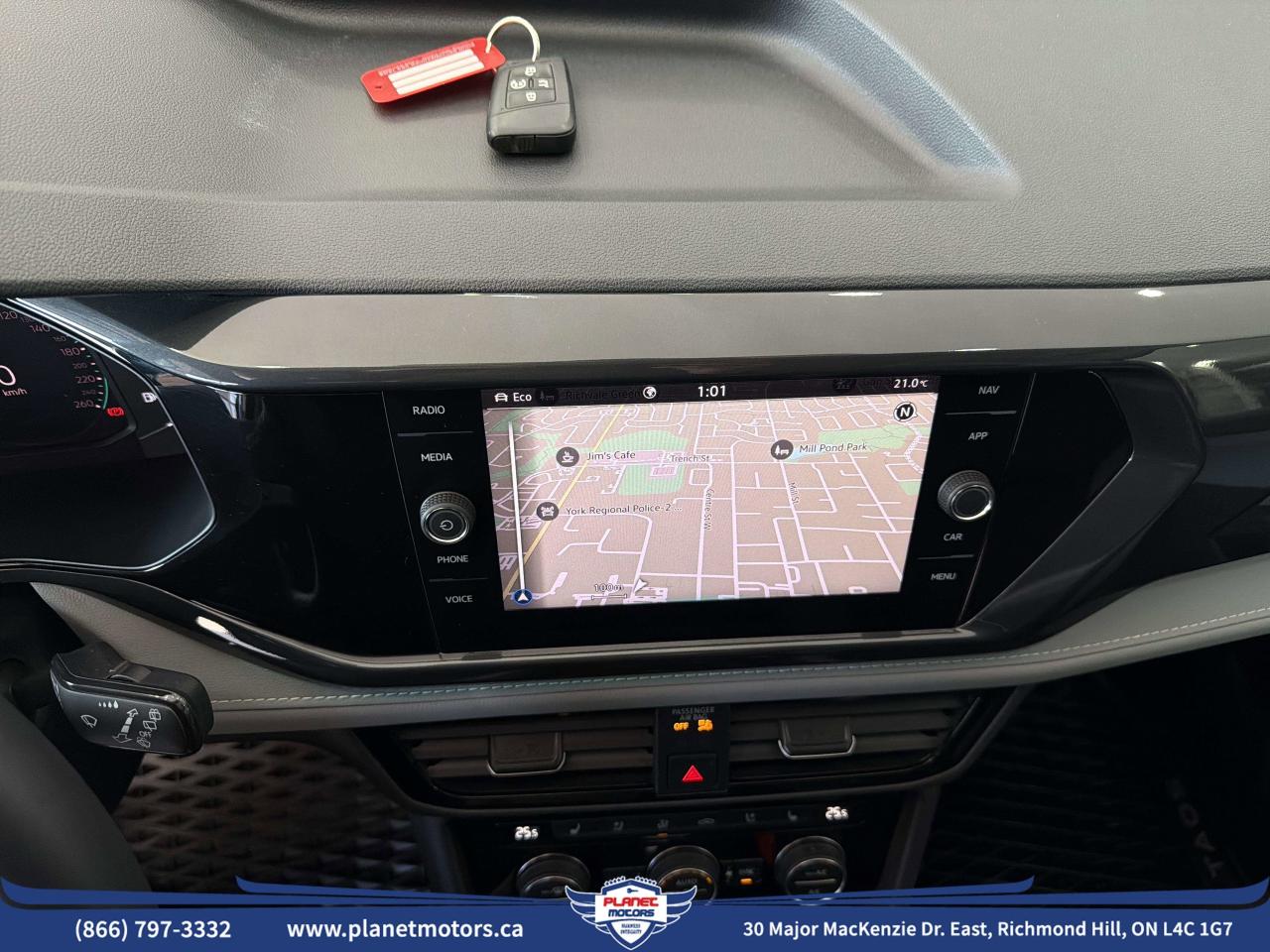 2023 Volkswagen Taos Highline Photo