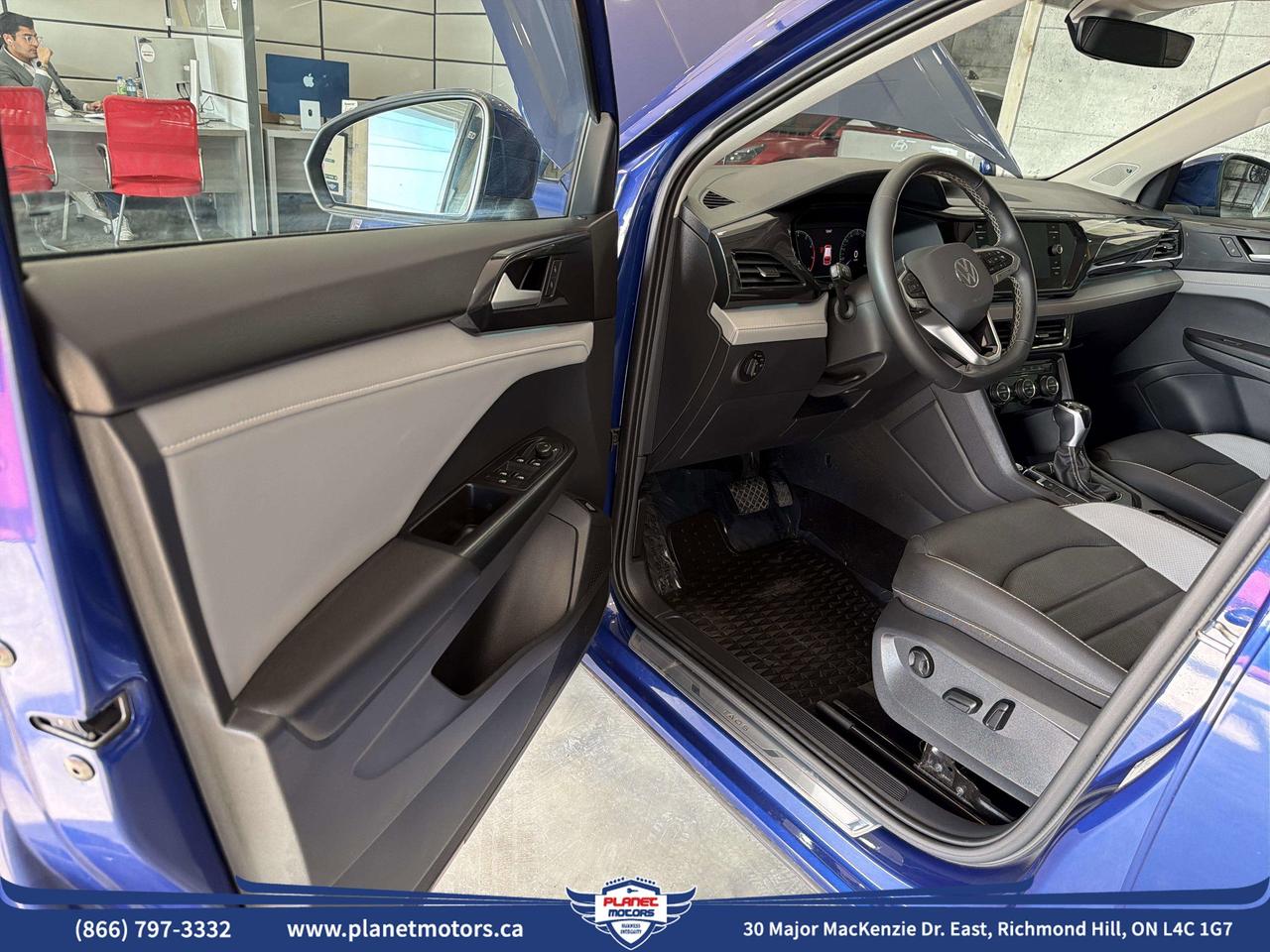 2023 Volkswagen Taos Highline Photo