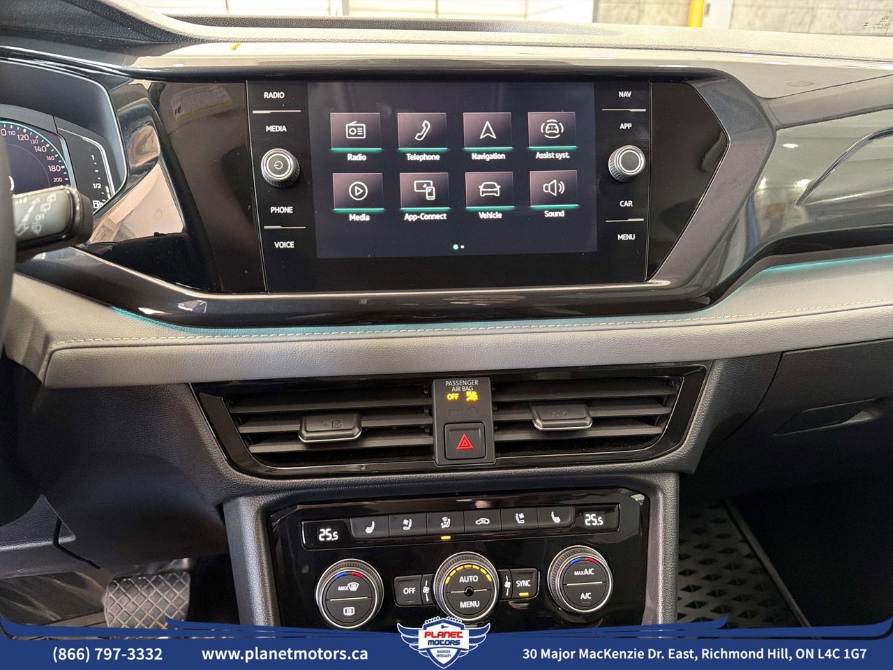 2023 Volkswagen Taos Highline Photo