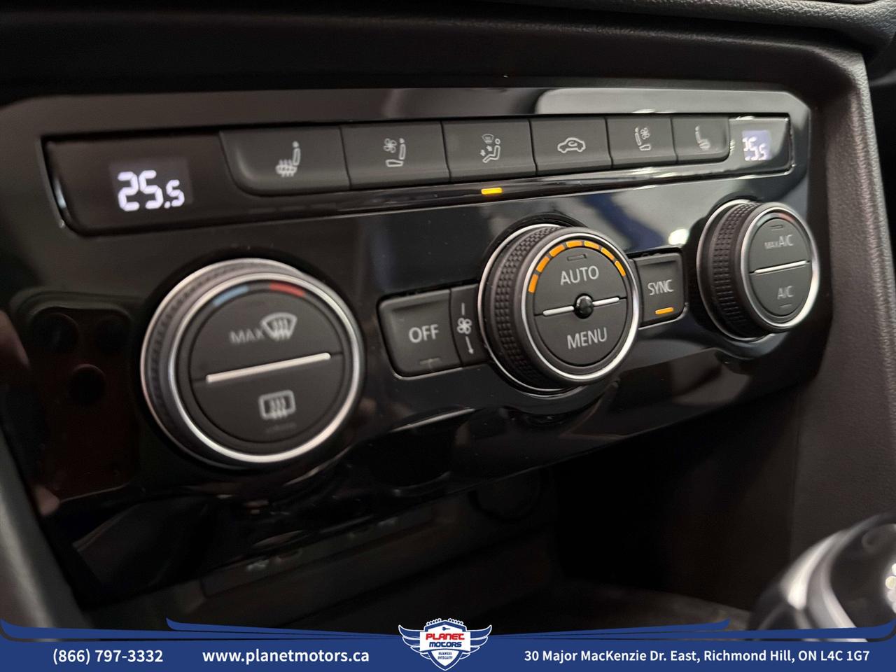 2023 Volkswagen Taos Highline Photo
