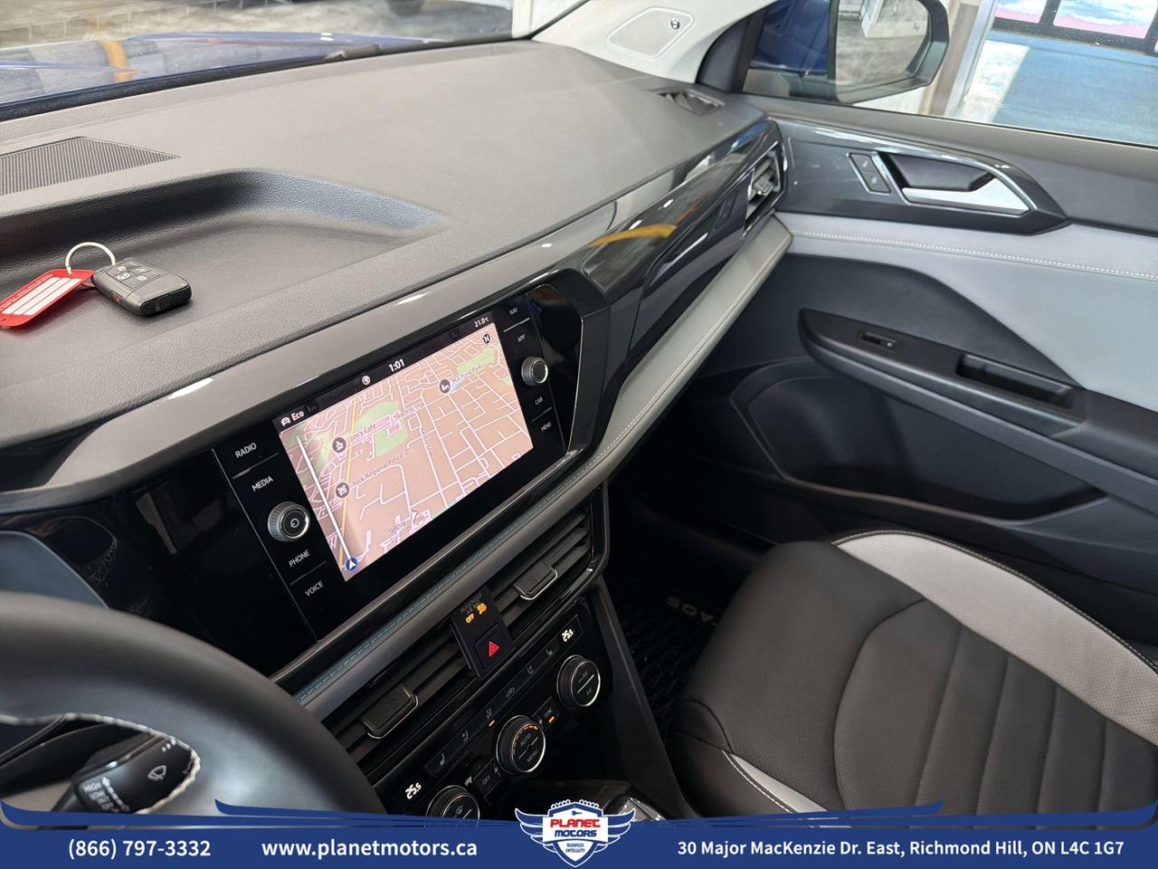 2023 Volkswagen Taos Highline Photo
