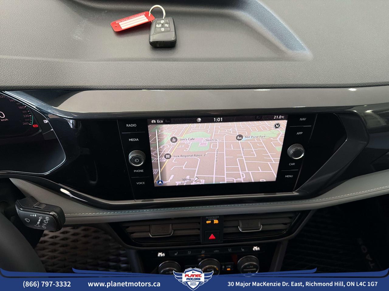2023 Volkswagen Taos Highline Photo