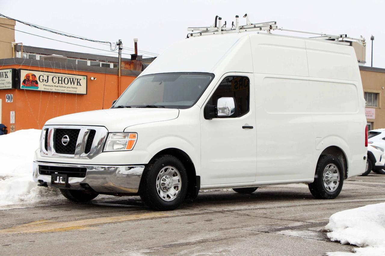 2014 Nissan NV 2500 SV Photo2