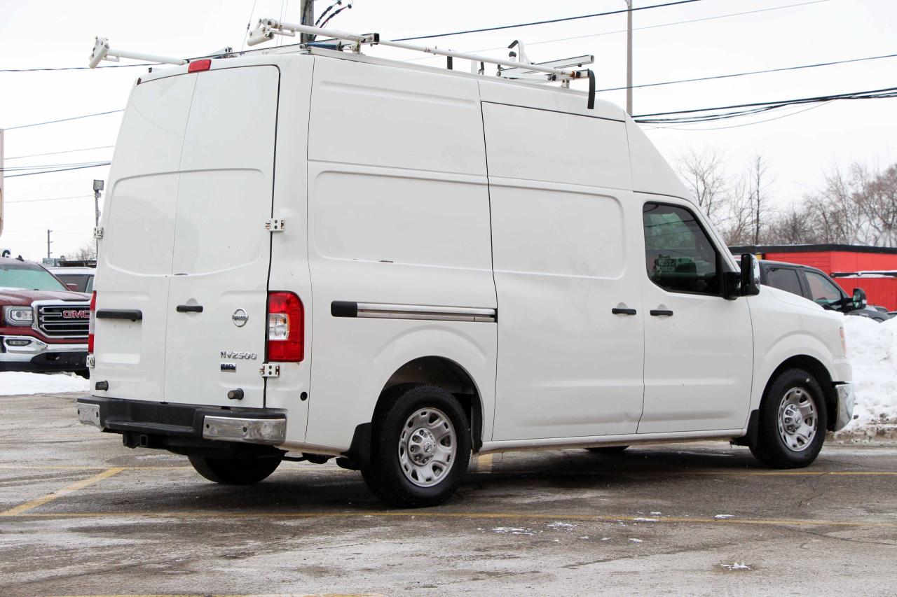 2014 Nissan NV 2500 SV Photo
