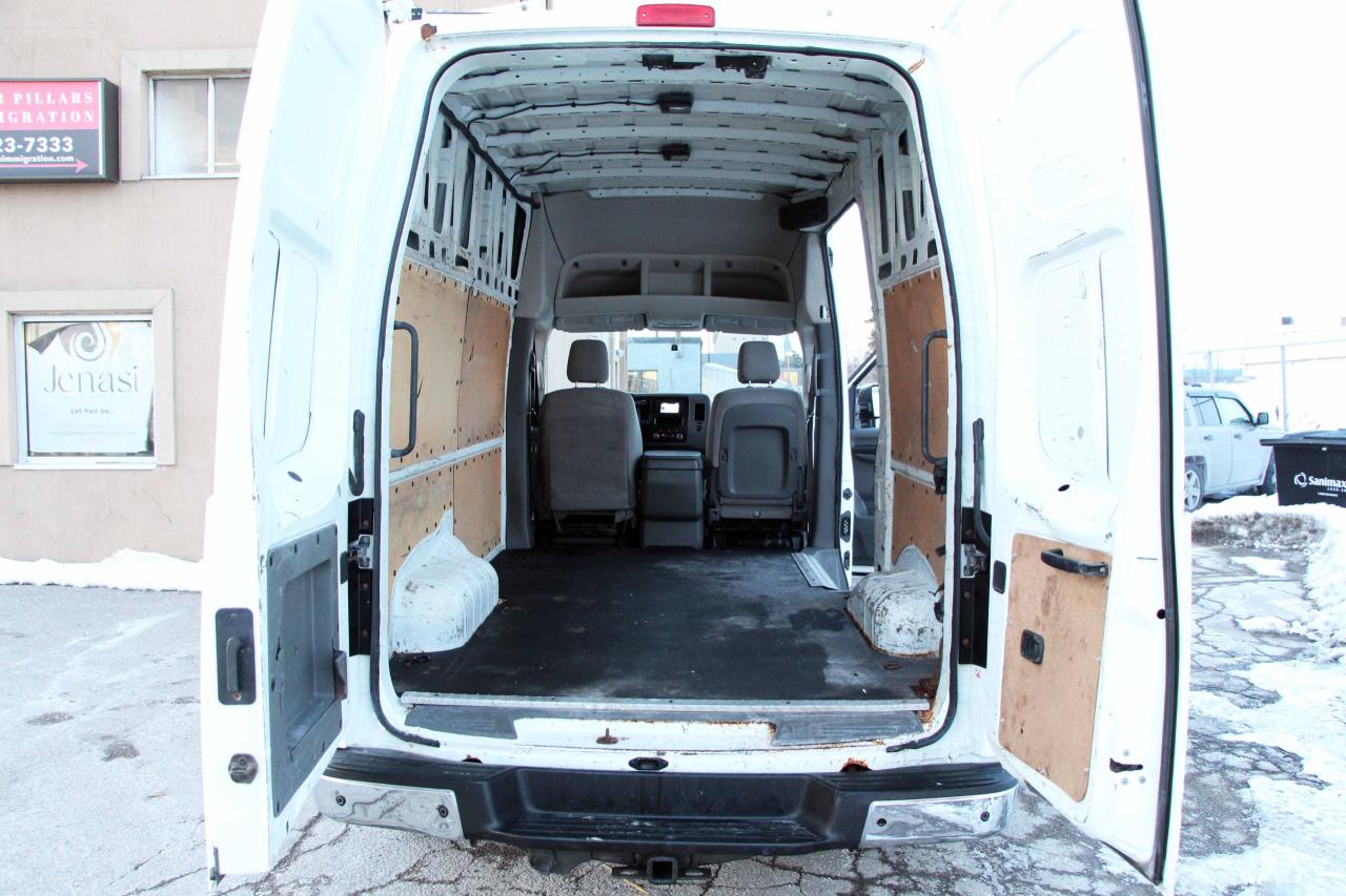 2014 Nissan NV 2500 SV Photo