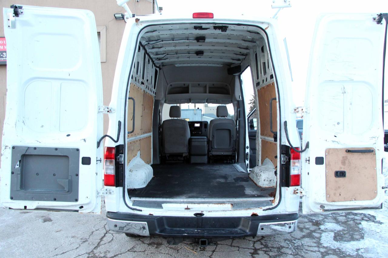 2014 Nissan NV 2500 SV Photo