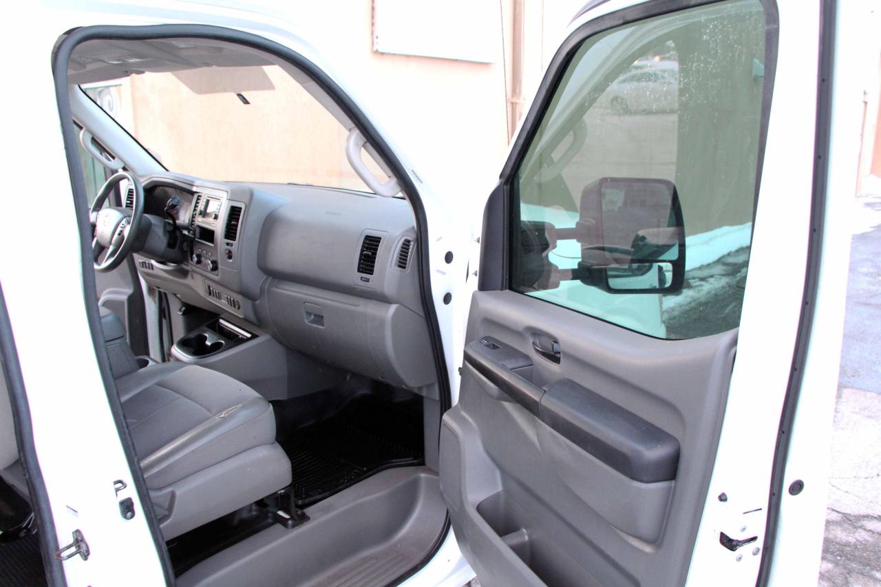 2014 Nissan NV 2500 SV Photo