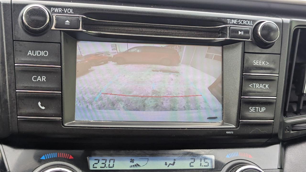 2016 Toyota RAV4 XLE -HYBRID Photo