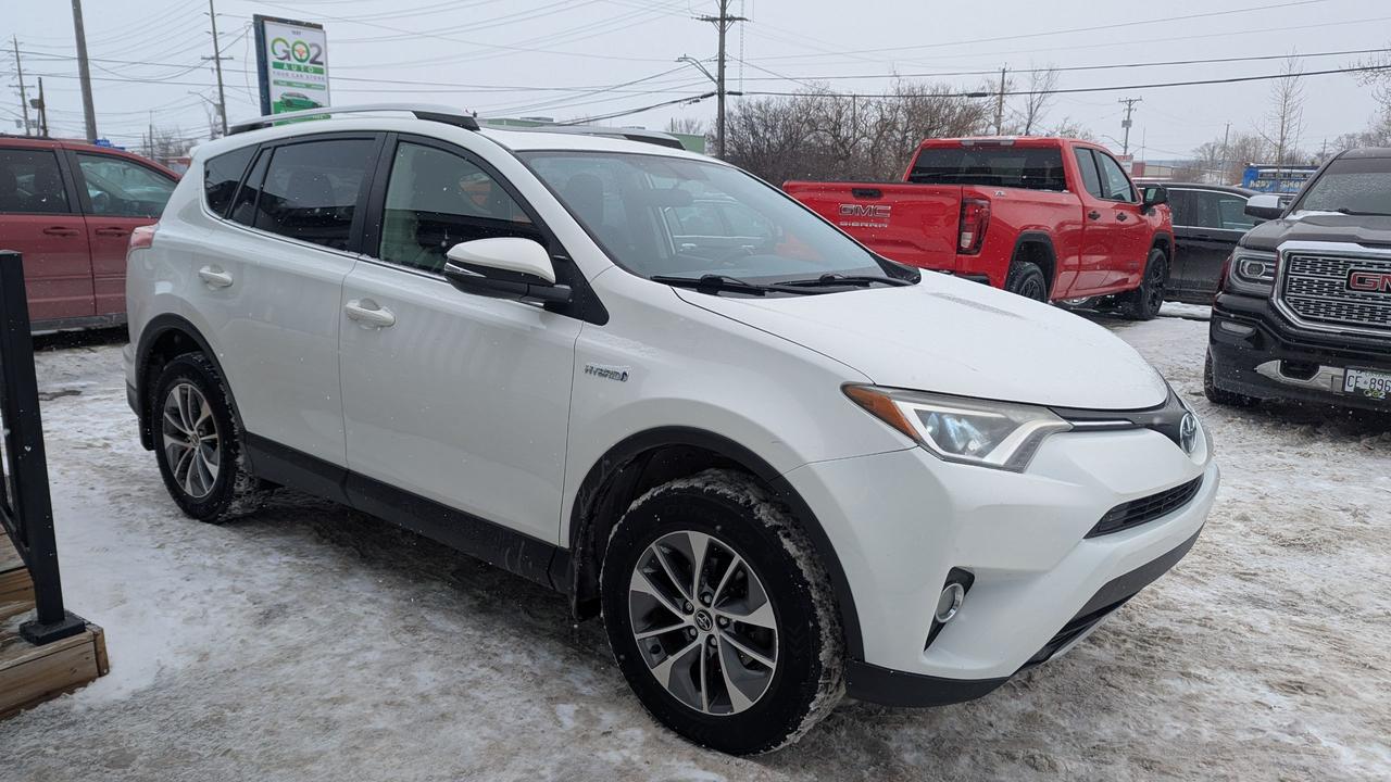 2016 Toyota RAV4 XLE -HYBRID Photo