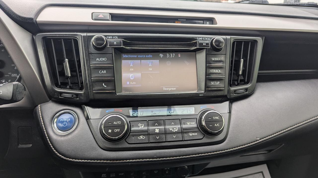 2016 Toyota RAV4 XLE -HYBRID Photo