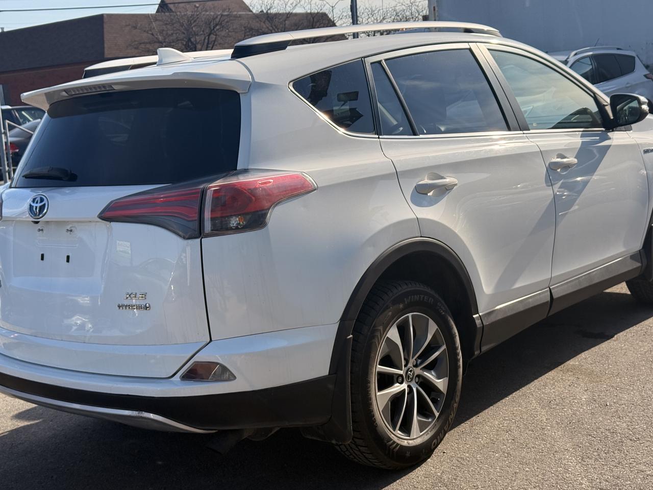 2016 Toyota RAV4 XLE -HYBRID * CLEAN CARFAX * Photo