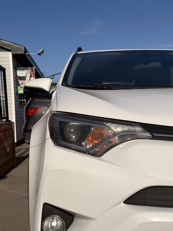 2016 Toyota RAV4 XLE -HYBRID * CLEAN CARFAX * Photo